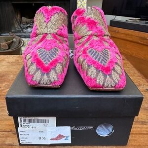 John Fluevog Super Fine Majesty Mule Pink Jacquard W8.5 fits W8